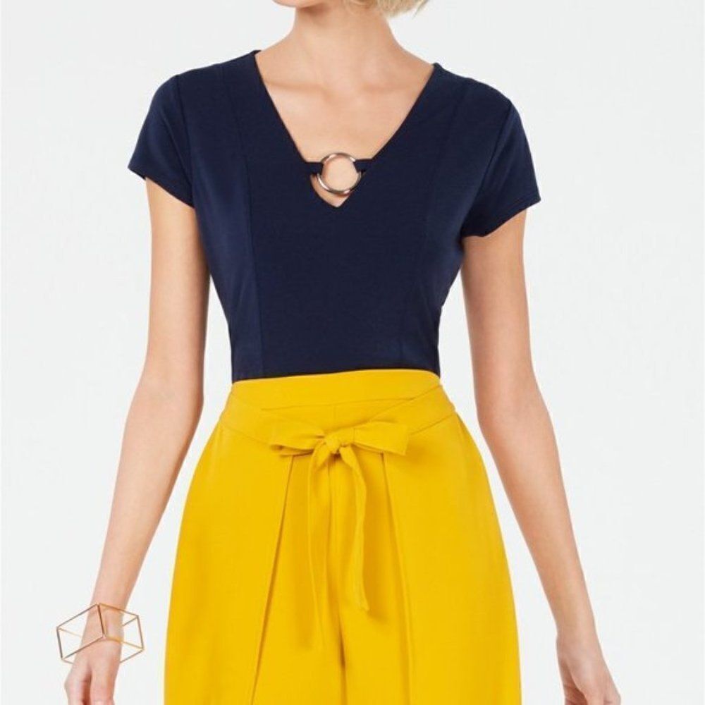 Bar III O-ring V-neck Top size Large in Navy- NEW